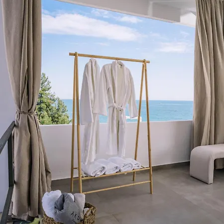 Akrotiri Olympus Luxury - Adults Only * Plaka