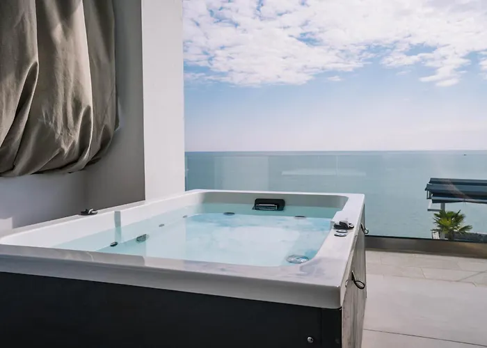 Akrotiri Olympus Luxury - Adults Only *